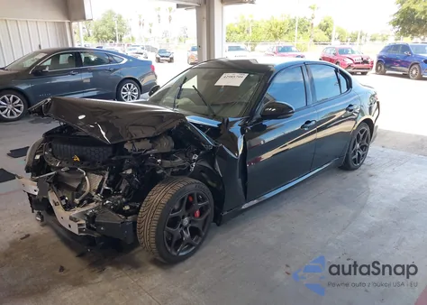 2020 Alfa Romeo Giulia Sport Rwd z USA, uszkodzony, nr VIN ZARFAMAN7L7625649